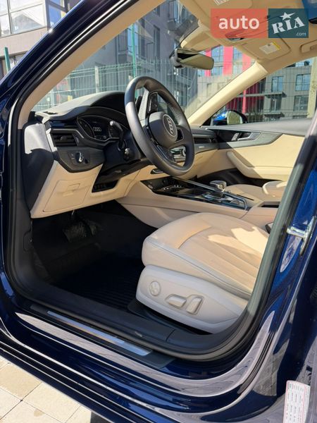 Седан Audi A4 2022 в Киеве