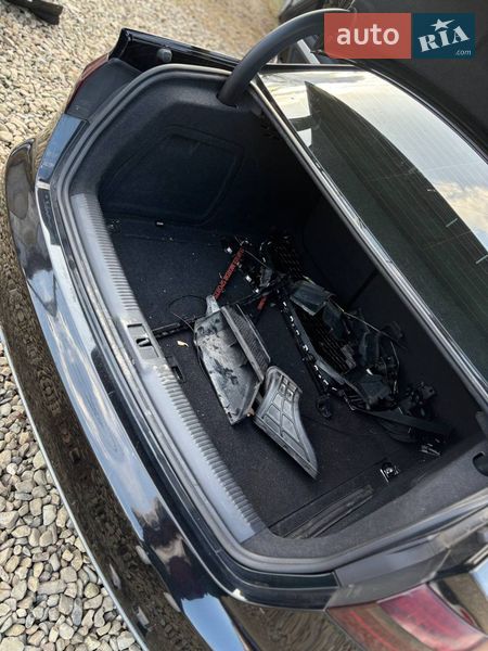 Седан Audi A4 2015 в Стрию