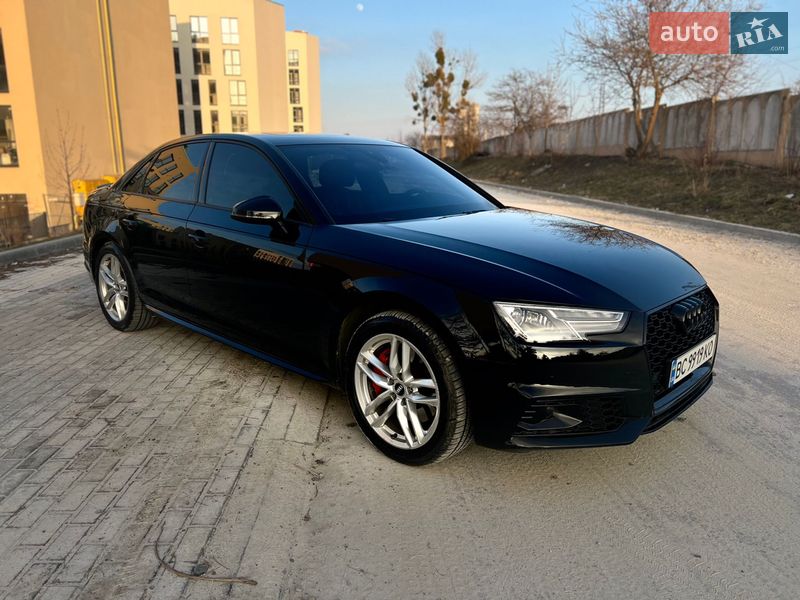 Седан Audi A4 2016 в Львові