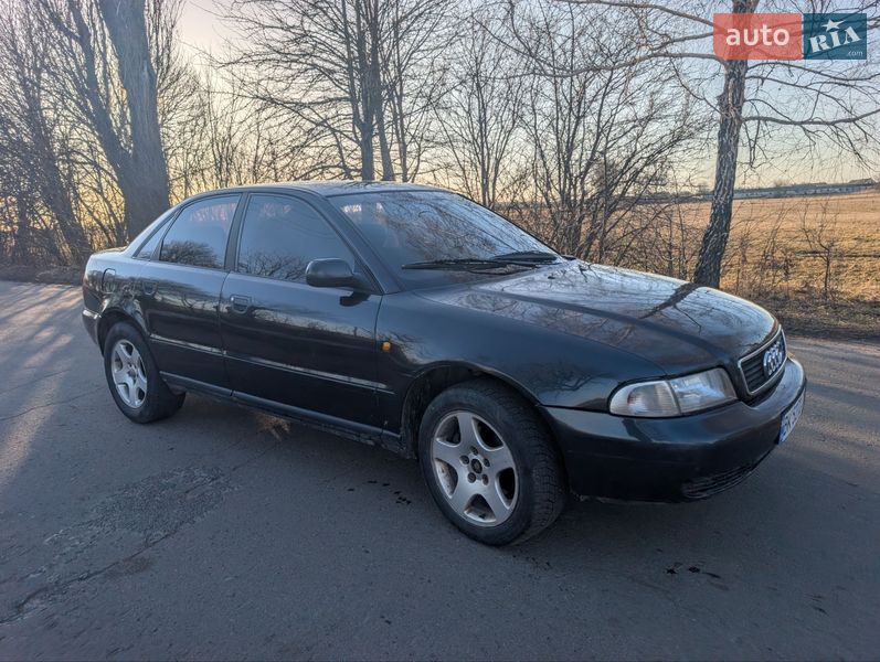 Седан Audi A4 1998 в Здолбуніві