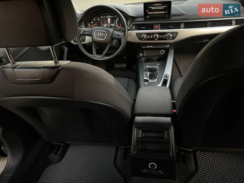 Седан Audi A4 2018 в Києві