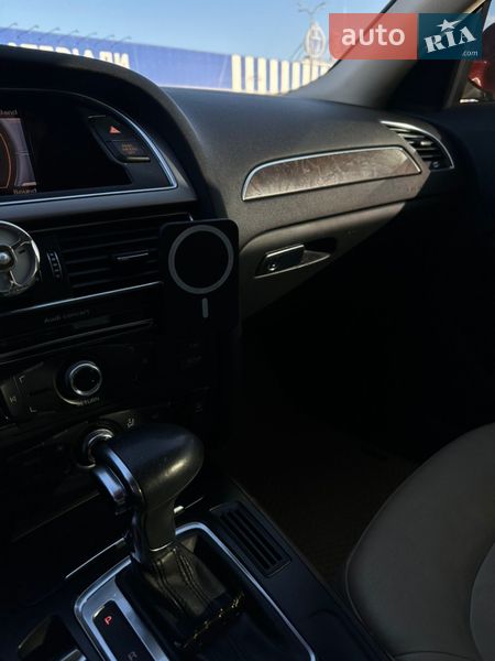 Седан Audi A4 2012 в Луцьку