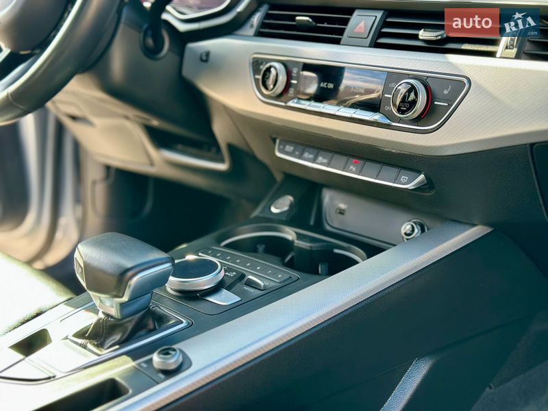 Седан Audi A4 2018 в Києві