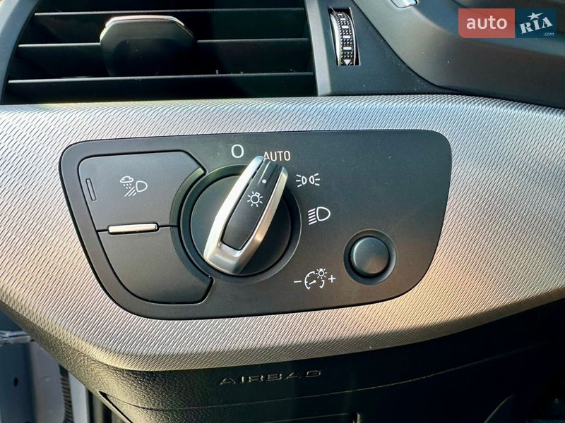 Седан Audi A4 2018 в Києві