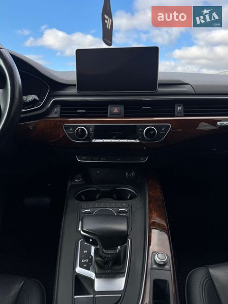 Седан Audi A4 2017 в Киеве