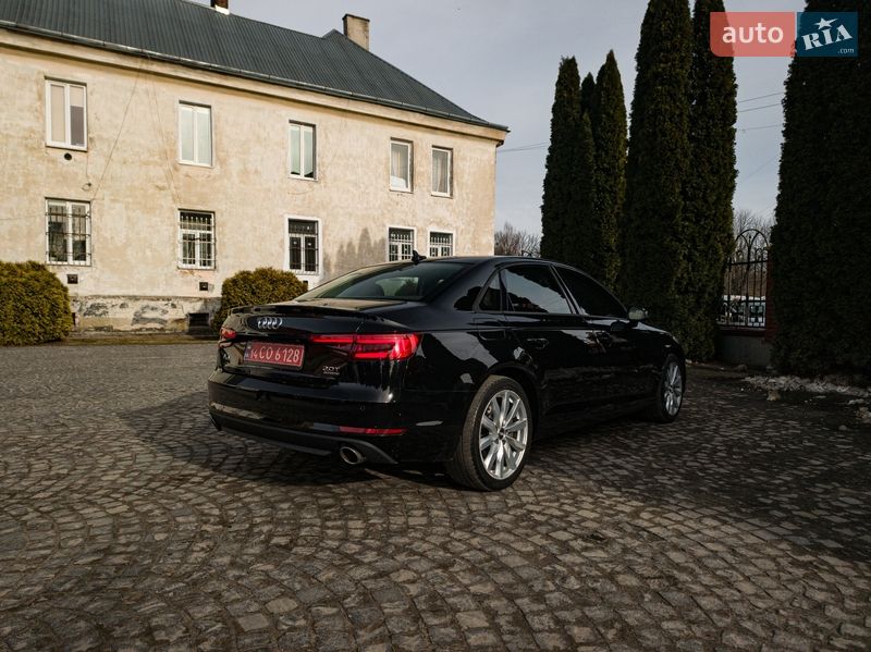Седан Audi A4 2015 в Львове