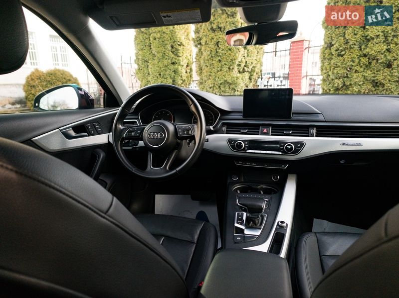 Седан Audi A4 2015 в Львове