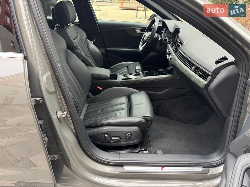 Седан Audi A4 2022 в Києві