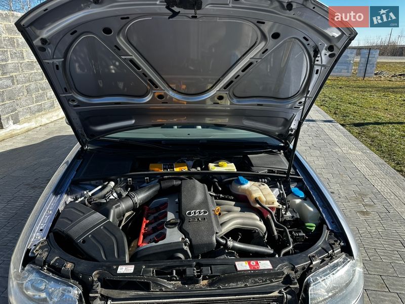 Седан Audi A4 2004 в Надворной