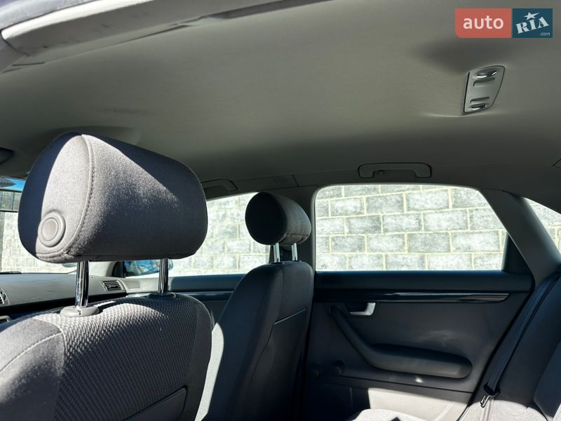 Седан Audi A4 2004 в Надворной