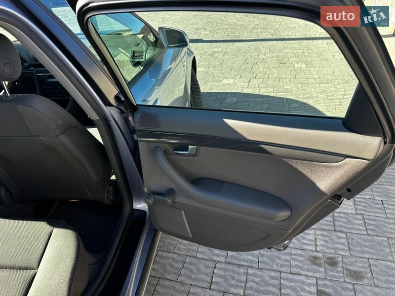 Седан Audi A4 2004 в Надворной