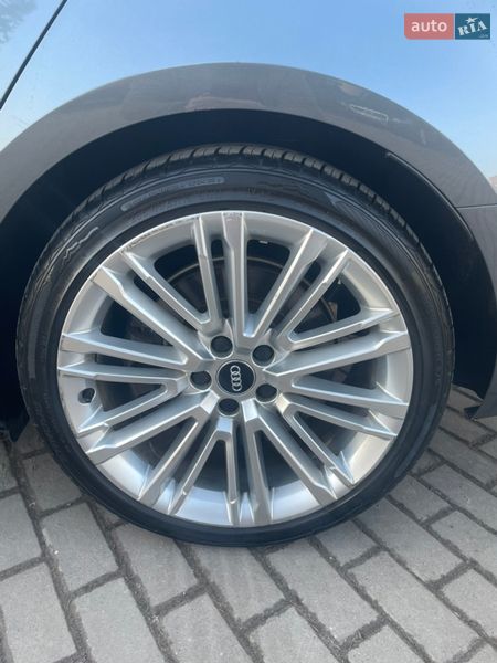 Седан Audi A4 2016 в Ровно
