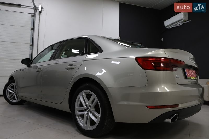 Седан Audi A4 2017 в Дрогобыче