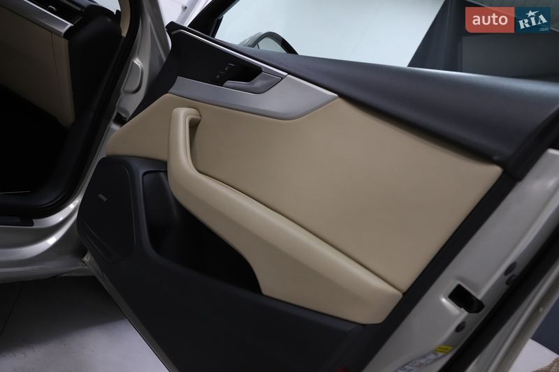 Седан Audi A4 2017 в Дрогобыче