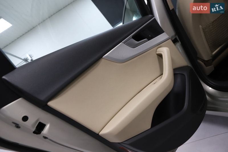 Седан Audi A4 2017 в Дрогобыче