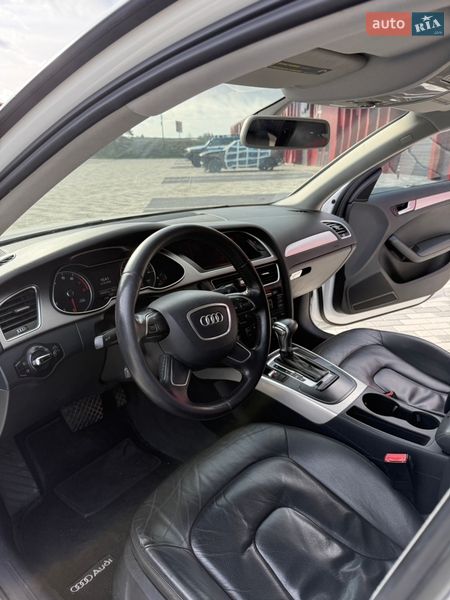 Седан Audi A4 2013 в Львові