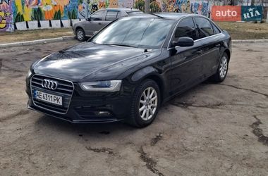 Седан Audi A4 2014 в Днепре