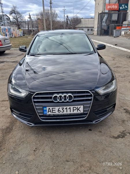 Седан Audi A4 2014 в Днепре