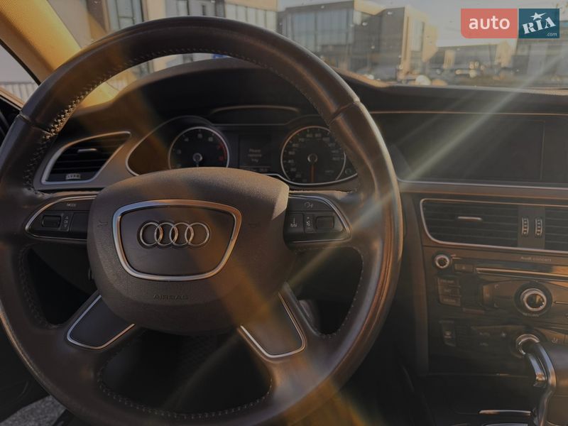 Седан Audi A4 2012 в Харкові