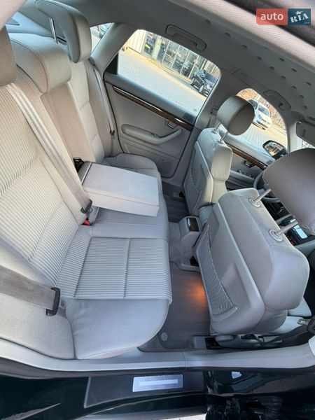 Седан Audi A4 2006 в Володимирі