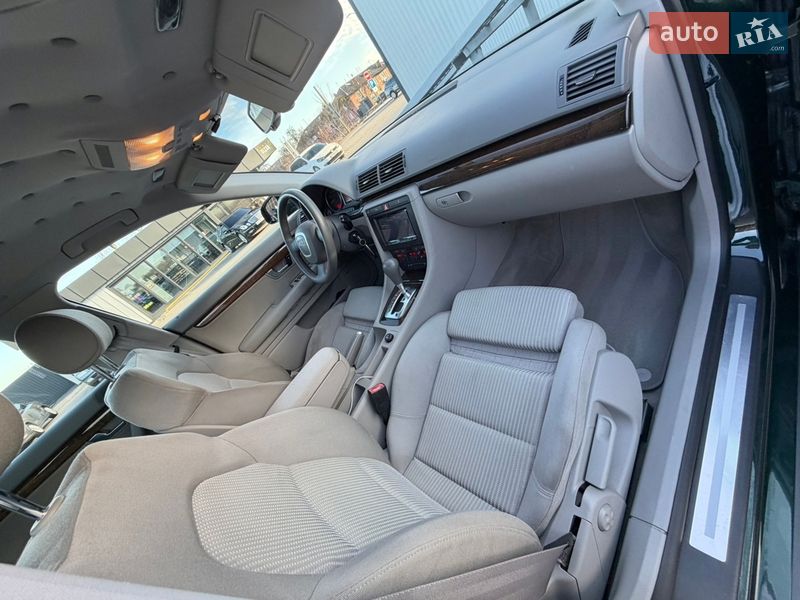 Седан Audi A4 2006 в Володимирі