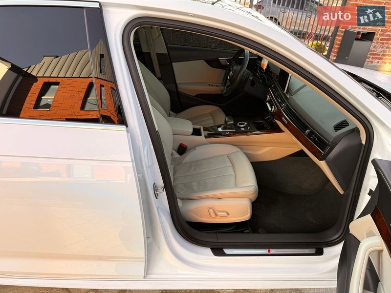 Седан Audi A4 2018 в Львові