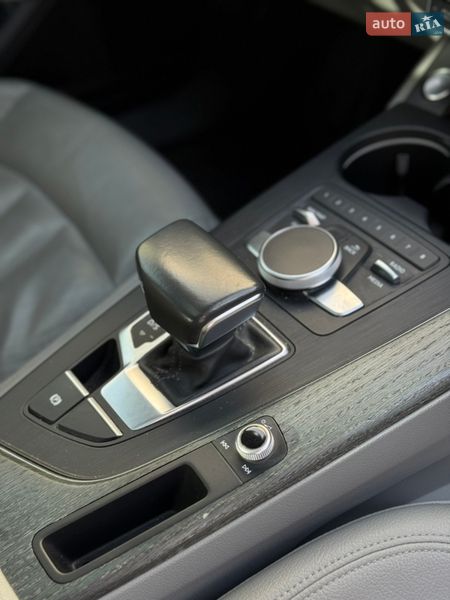 Седан Audi A4 2016 в Львові