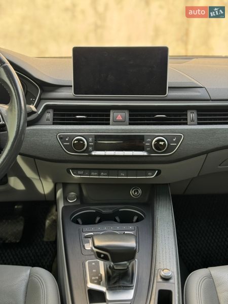 Седан Audi A4 2016 в Львові