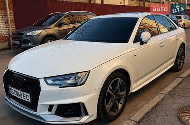 Седан Audi A4 2018 в Виннице
