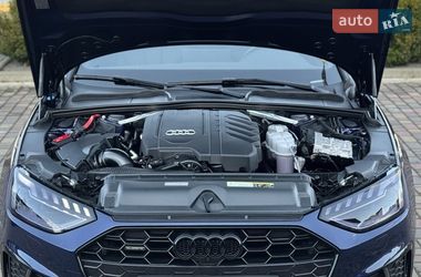 Седан Audi A4 2022 в Ровно