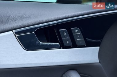 Седан Audi A4 2022 в Ровно