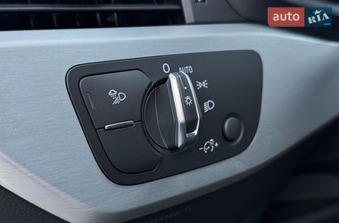 Седан Audi A4 2022 в Ровно