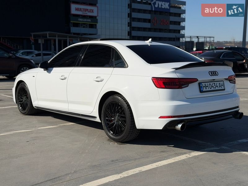 Седан Audi A4 2016 в Киеве