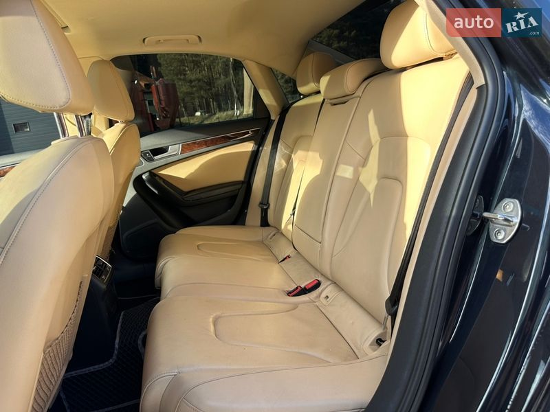 Седан Audi A4 2012 в Львові
