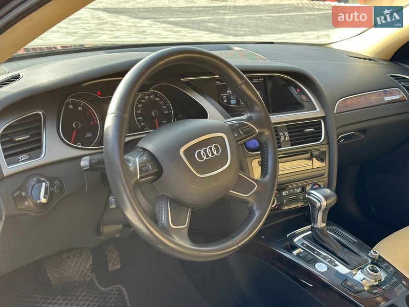 Седан Audi A4 2012 в Львові