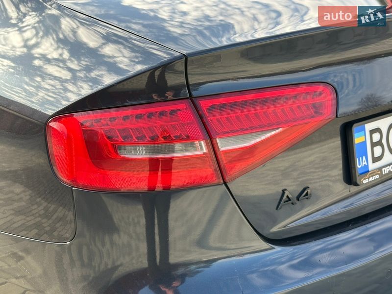 Седан Audi A4 2012 в Львові
