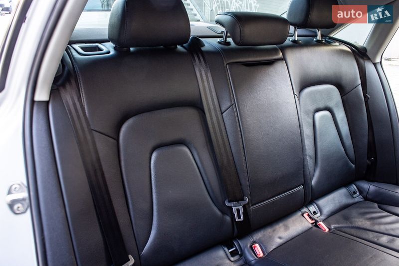 Седан Audi A4 2013 в Львове