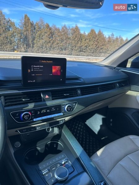 Седан Audi A4 2017 в Львове