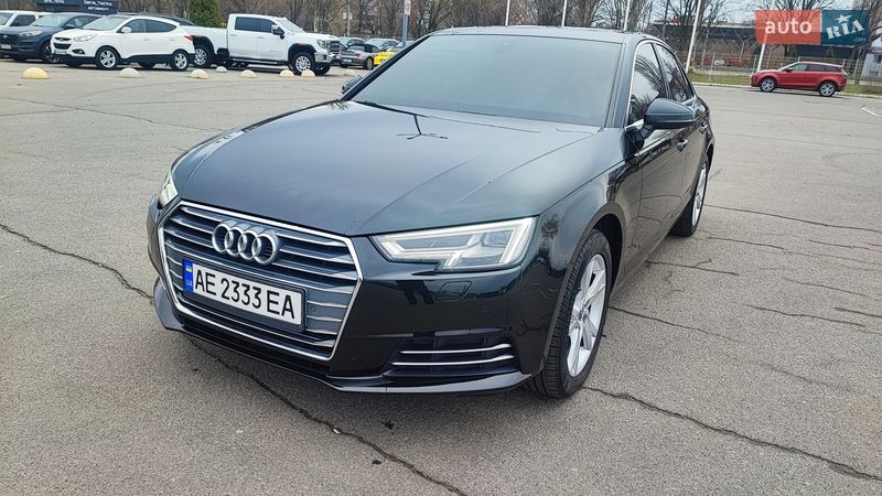 Седан Audi A4 2018 в Дніпрі