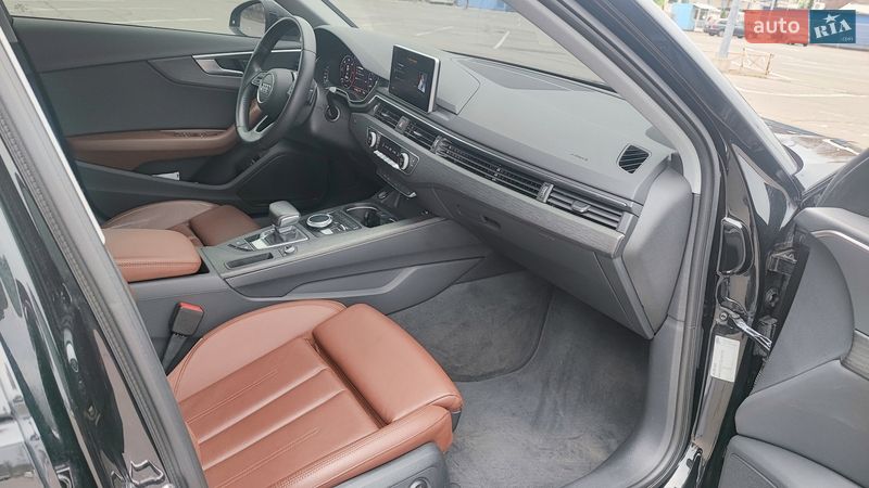 Седан Audi A4 2018 в Дніпрі