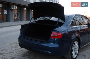 Седан Audi A4 2014 в Новояворовске