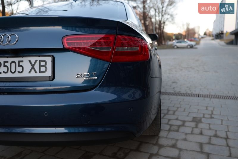 Седан Audi A4 2014 в Новояворівську