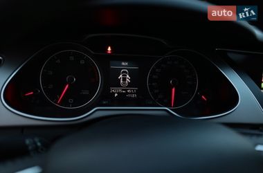 Седан Audi A4 2014 в Новояворовске