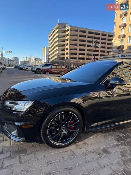 Седан Audi A4 2019 в Киеве