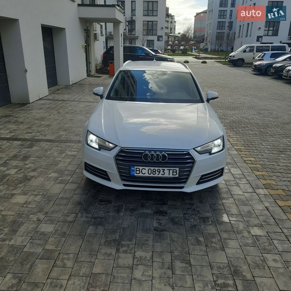 Универсал Audi A4 2018 в Ужгороде