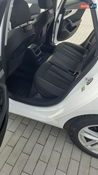 Универсал Audi A4 2018 в Ужгороде