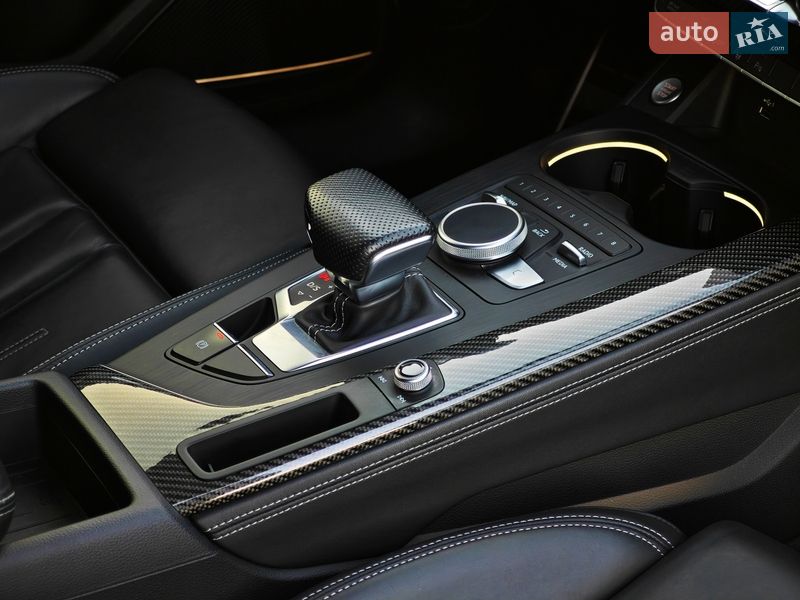 Універсал Audi A4 2019 в Дубні