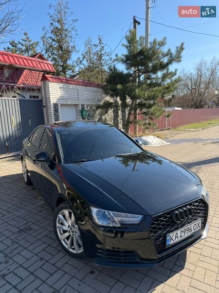 Седан Audi A4 2016 в Киеве