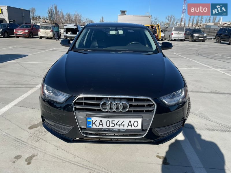 Седан Audi A4 2014 в Києві