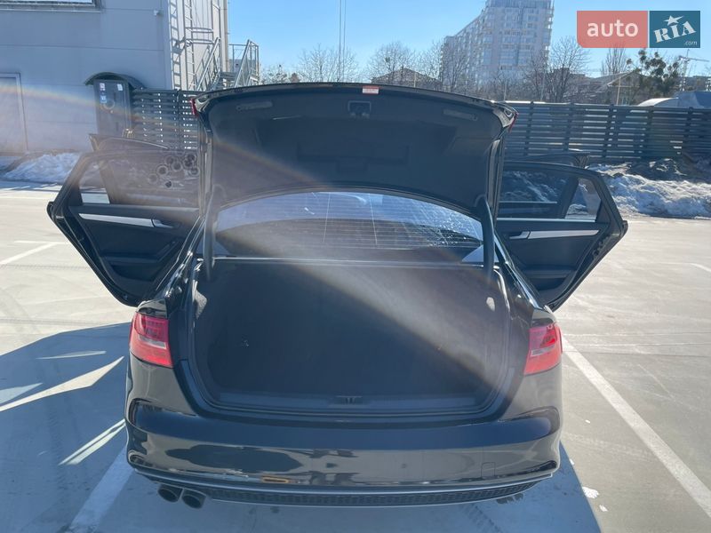 Седан Audi A4 2014 в Києві